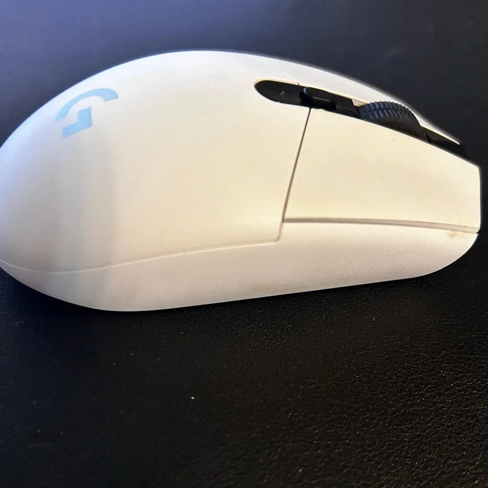 LOGITECH GAMING MOUSE